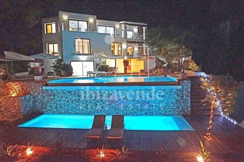 6 soveværelse Villa til salg i Cala Moli med swimmingpool garage - € 3.300.000 (Ref: 9041553)