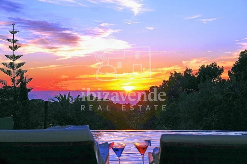 6 soveværelse Villa til salg i Cala Moli med swimmingpool garage - € 3.300.000 (Ref: 9041553)