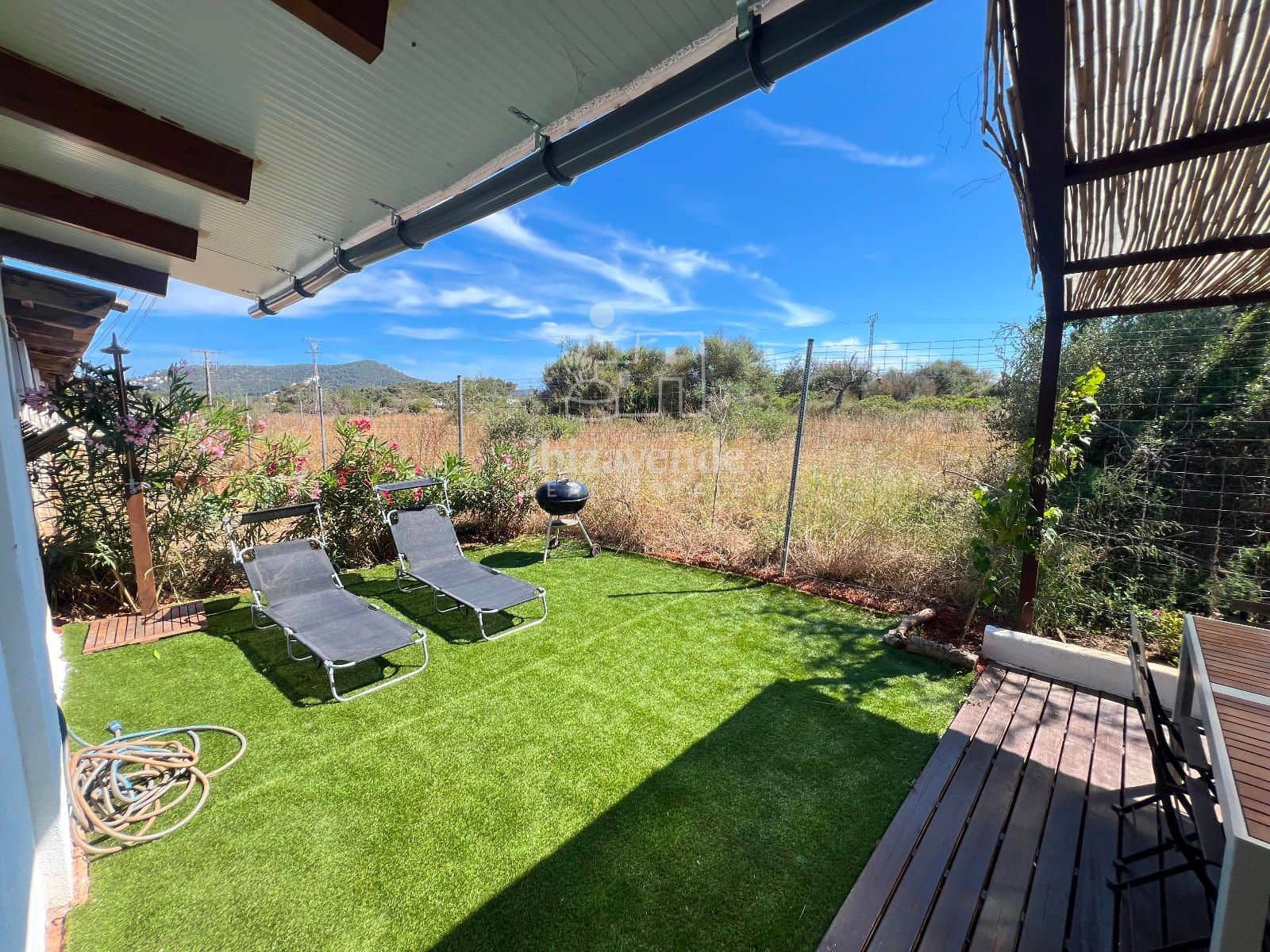 2 soveværelse Villa til leje i Santa Eulalia / Santa Eularia - € 3.800 (Ref: 9041558)