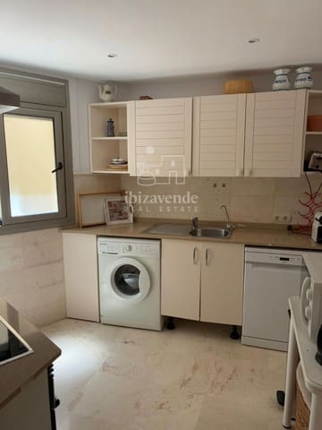 3 slaapkamer Flat te huur in Cala Gracio, Sant Antoni de Portmany met zwembad garage - € 2.500 (Ref: 9041561)