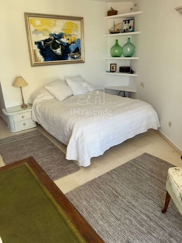 3 slaapkamer Flat te huur in Cala Gracio, Sant Antoni de Portmany met zwembad garage - € 2.500 (Ref: 9041561)