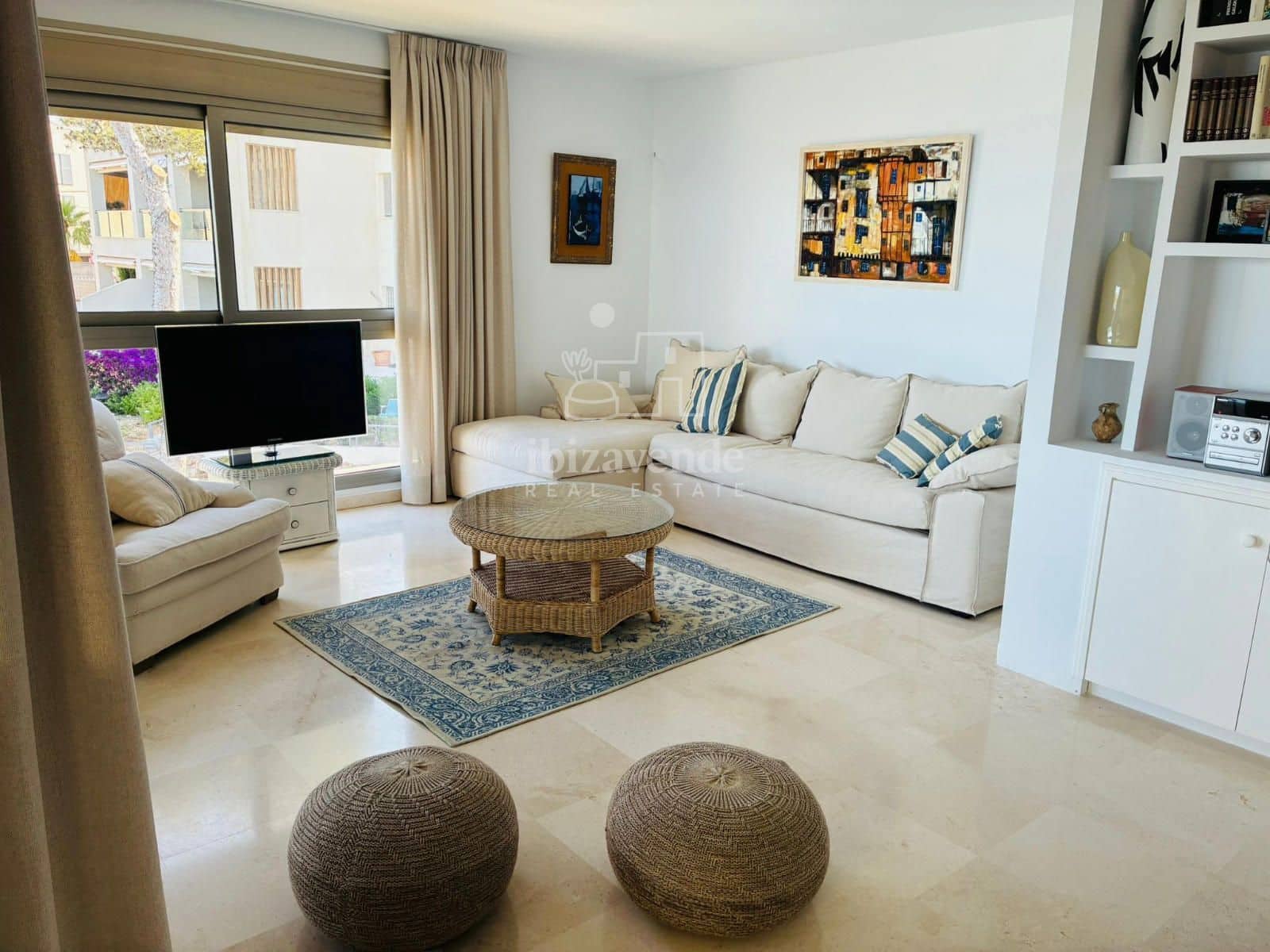 3 soverom Leilighet til leie i Cala Gracio med svømmebasseng garasje - € 2 500 (Ref: 9041561)