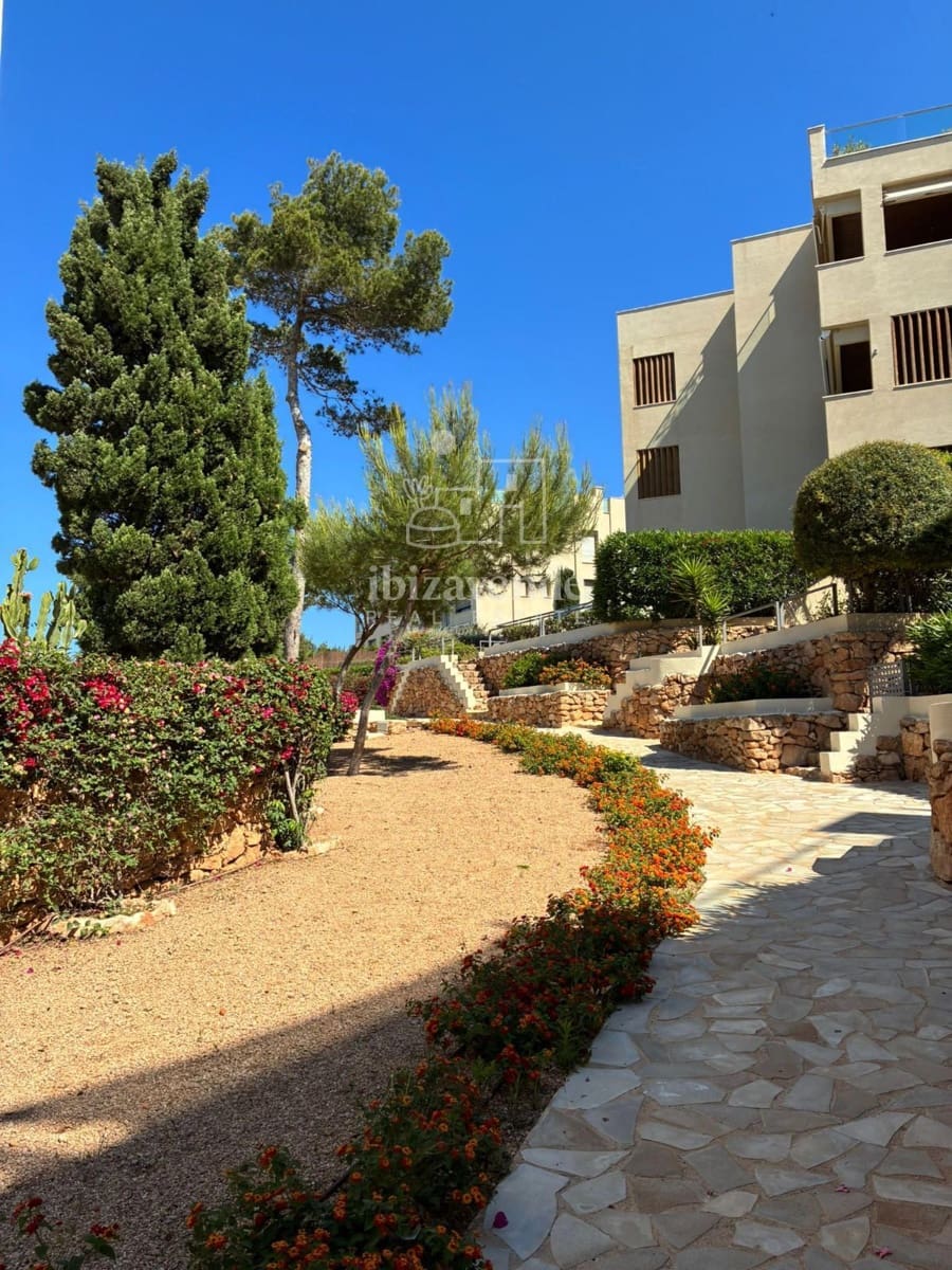 3 soverom Leilighet til leie i Cala Gracio med svømmebasseng garasje - € 2 500 (Ref: 9041561)