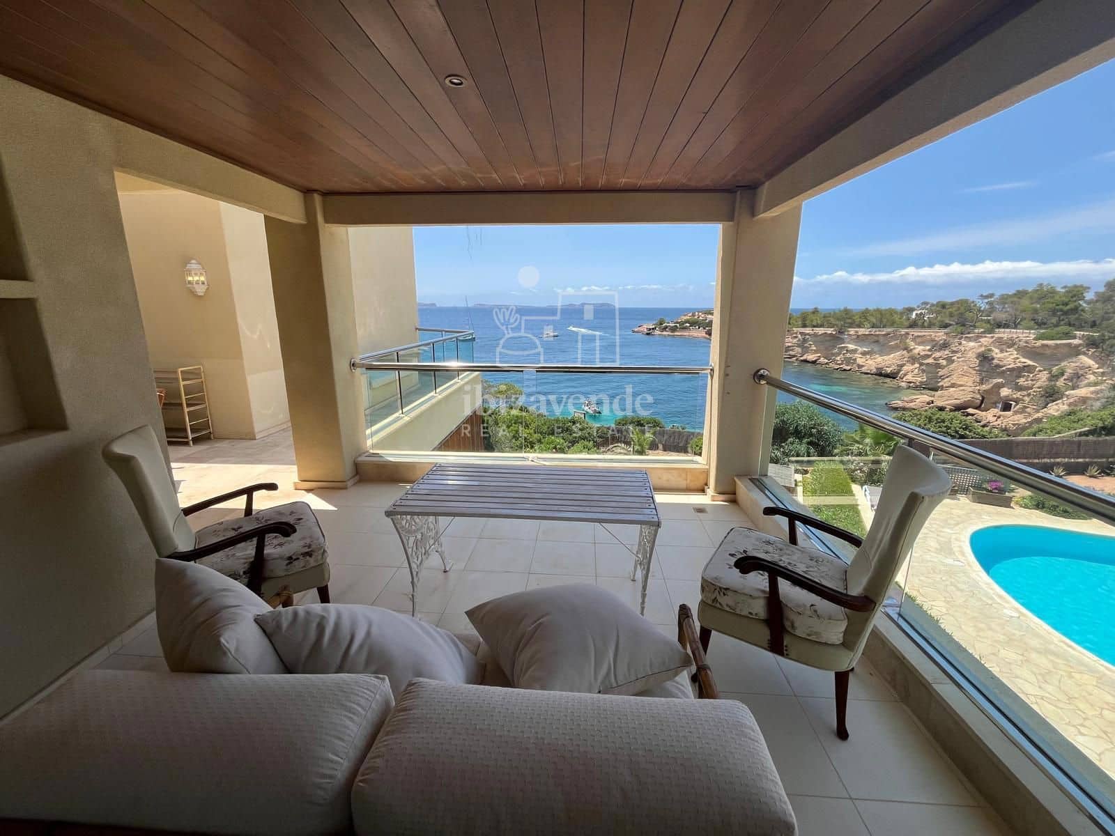 3 soverom Leilighet til leie i Cala Gracio med svømmebasseng garasje - € 2 500 (Ref: 9041561)