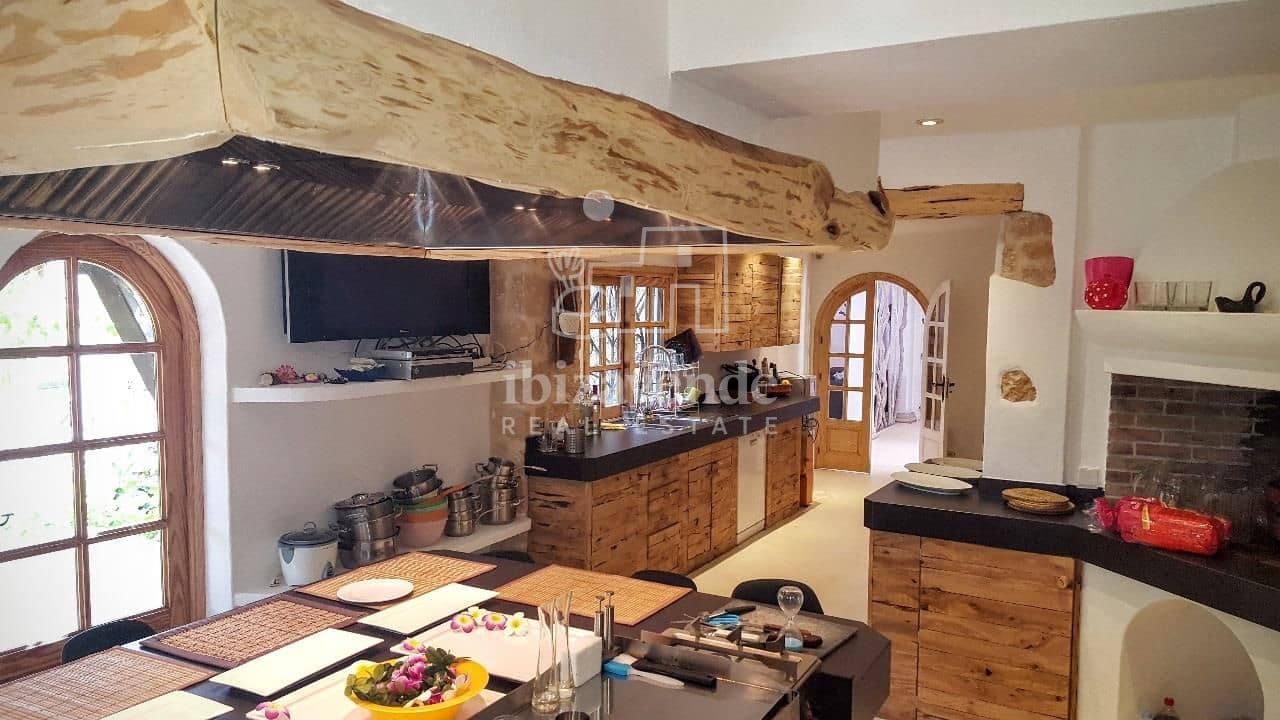 14 soverom Villa til salgs i Nuestra Senora de Jesus med svømmebasseng garasje - € 5 250 000 (Ref: 9041734)