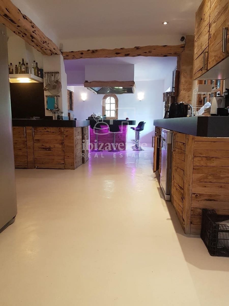 14 soverom Villa til salgs i Nuestra Senora de Jesus med svømmebasseng garasje - € 5 250 000 (Ref: 9041734)