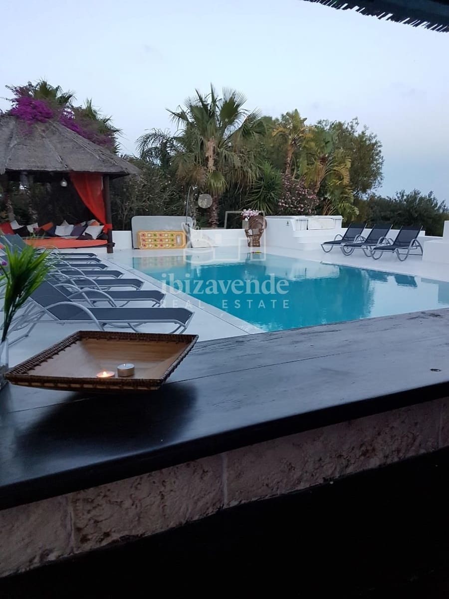 14 soverom Villa til salgs i Nuestra Senora de Jesus med svømmebasseng garasje - € 5 250 000 (Ref: 9041734)