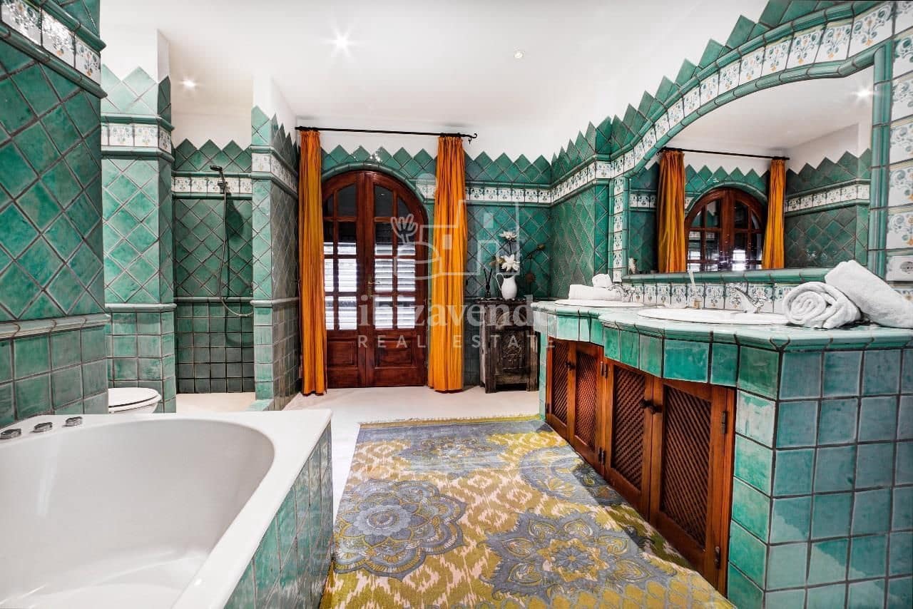 14 soverom Villa til salgs i Nuestra Senora de Jesus med svømmebasseng garasje - € 5 250 000 (Ref: 9041734)