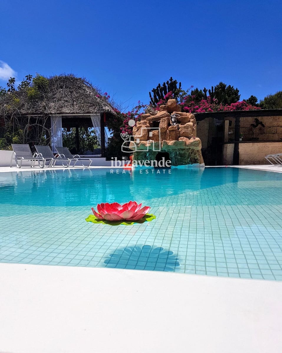 14 soverom Villa til salgs i Nuestra Senora de Jesus med svømmebasseng garasje - € 5 250 000 (Ref: 9041734)