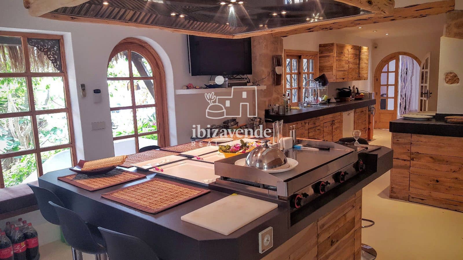14 soverom Villa til salgs i Nuestra Senora de Jesus med svømmebasseng garasje - € 5 250 000 (Ref: 9041734)