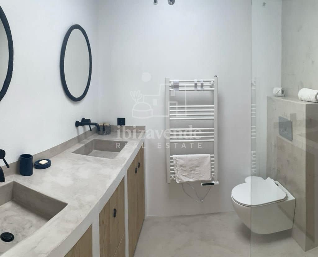 4 bedroom Townhouse for sale in Cala Moli with pool garage - € 1,450,000 (Ref: 9041735)