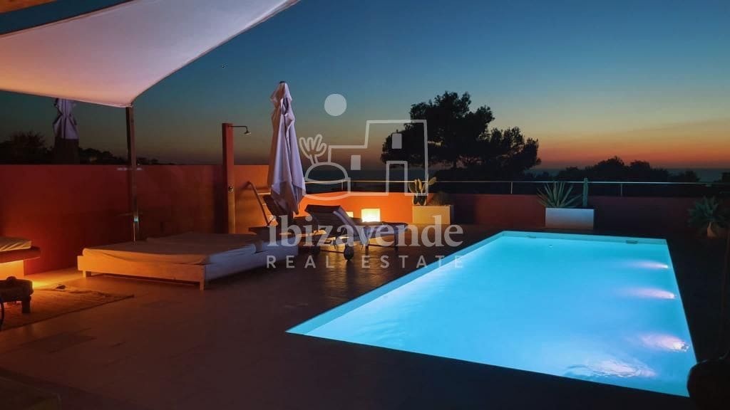 4 bedroom Townhouse for sale in Cala Moli with pool garage - € 1,450,000 (Ref: 9041735)