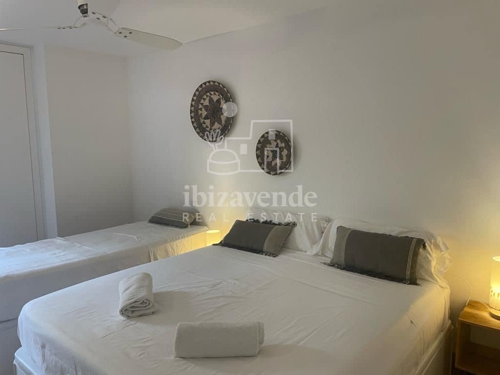 4 bedroom Townhouse for sale in Cala Moli with pool garage - € 1,450,000 (Ref: 9041735)