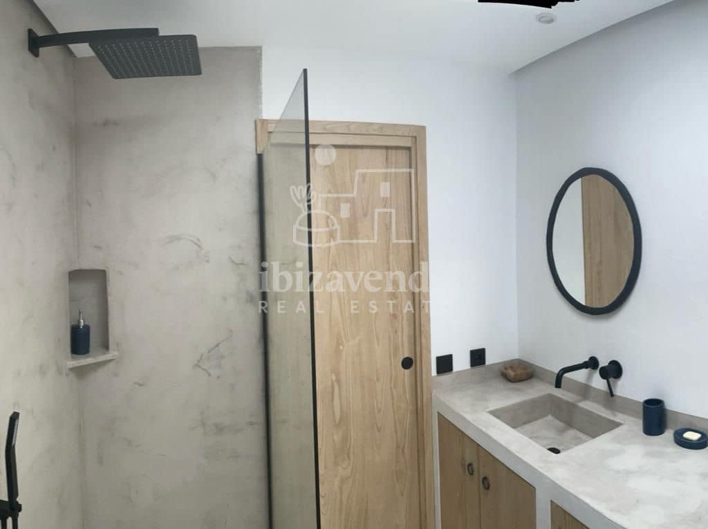 4 bedroom Townhouse for sale in Cala Moli with pool garage - € 1,450,000 (Ref: 9041735)