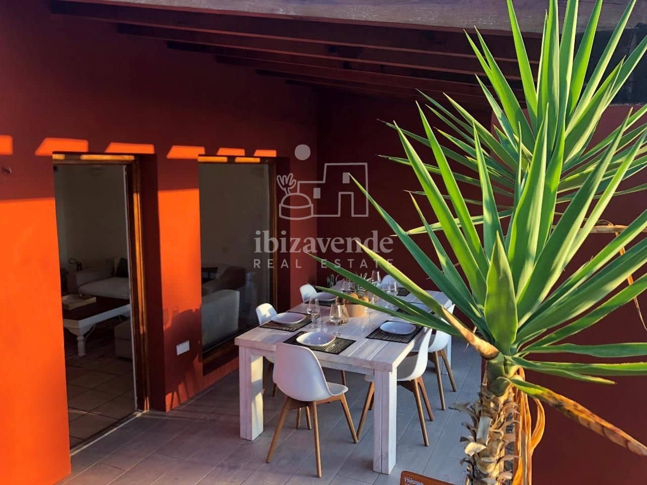 4 bedroom Townhouse for sale in Cala Moli with pool garage - € 1,450,000 (Ref: 9041735)