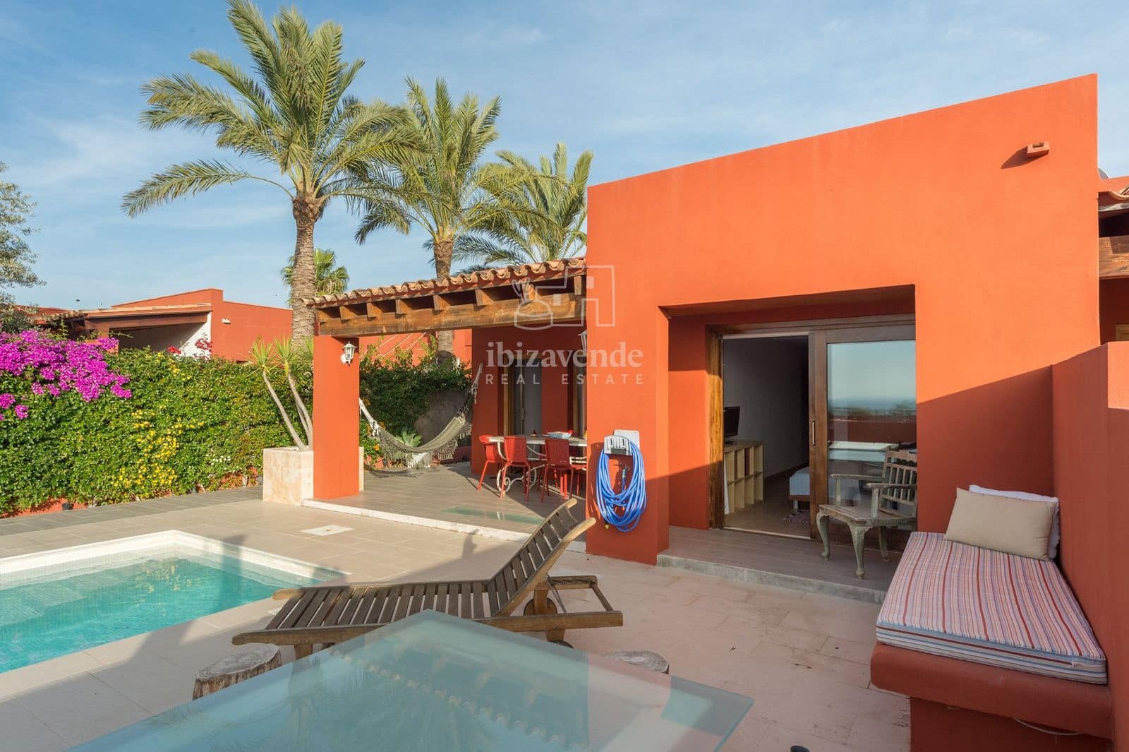 4 bedroom Townhouse for sale in Cala Moli with pool garage - € 1,450,000 (Ref: 9041735)