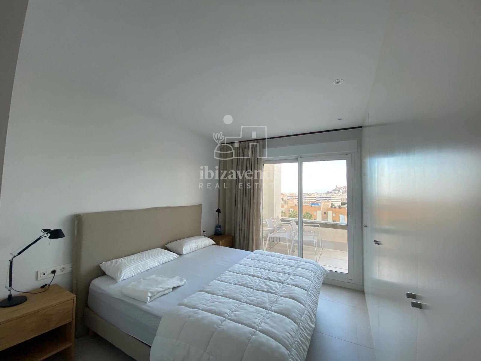 3 makuuhuone Asunto vuokrattavana paikassa Ibiza kaupunki mukana uima-altaan 
autotalli - 6 000 € (Ref: 9041736)