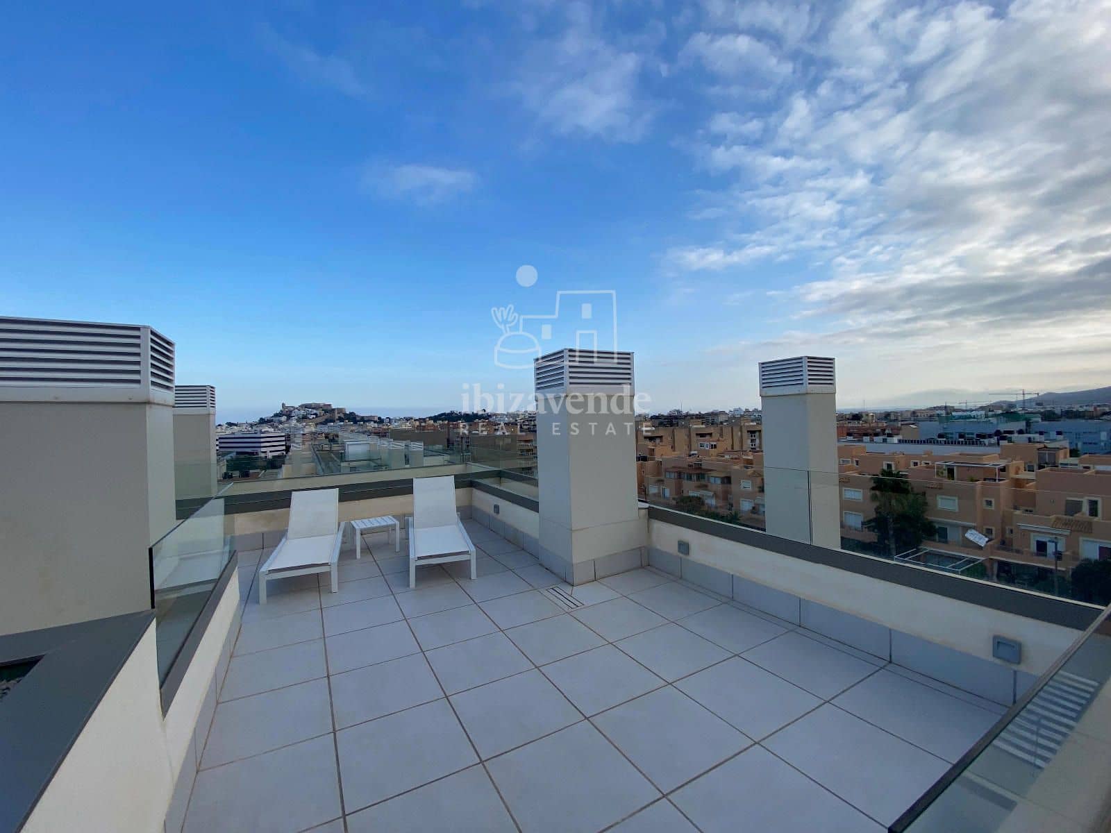 3 makuuhuone Asunto vuokrattavana paikassa Ibiza kaupunki mukana uima-altaan 
autotalli - 6 000 € (Ref: 9041736)