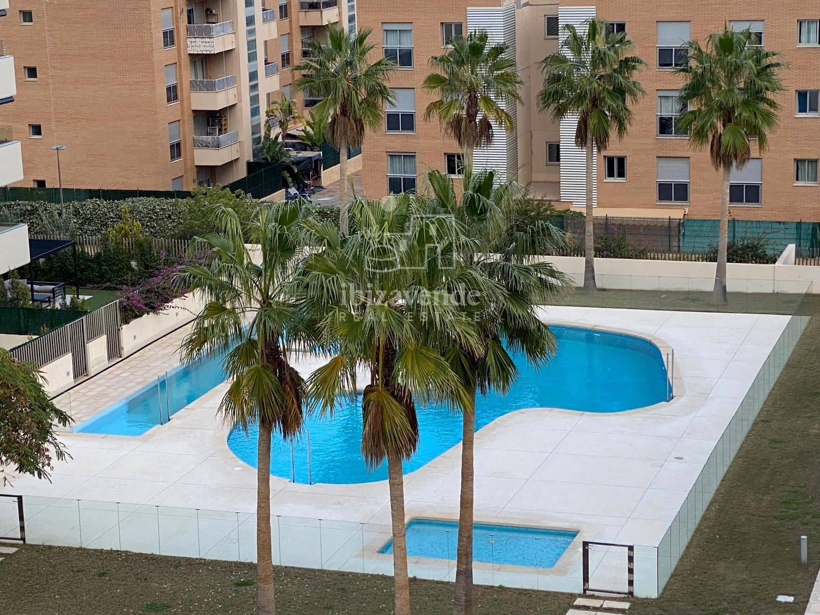 3 makuuhuone Asunto vuokrattavana paikassa Ibiza kaupunki mukana uima-altaan 
autotalli - 6 000 € (Ref: 9041736)