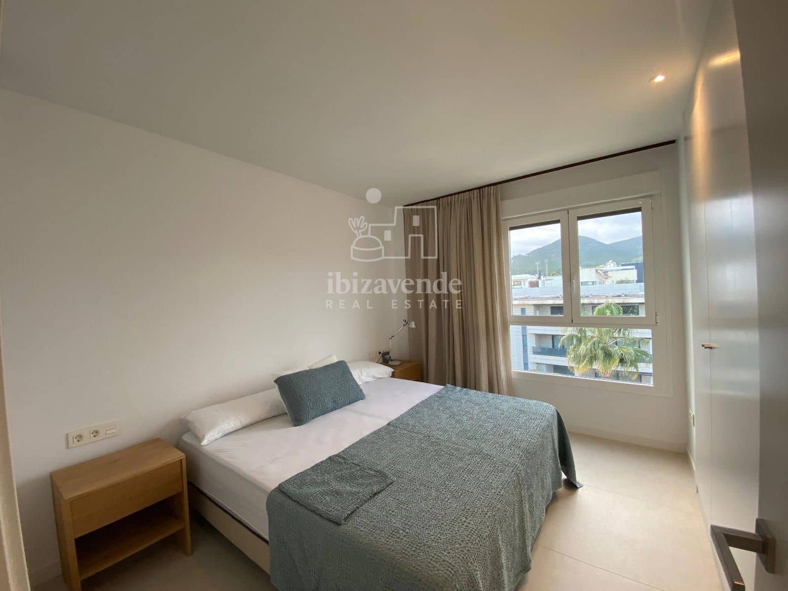 3 makuuhuone Asunto vuokrattavana paikassa Ibiza kaupunki mukana uima-altaan 
autotalli - 6 000 € (Ref: 9041736)