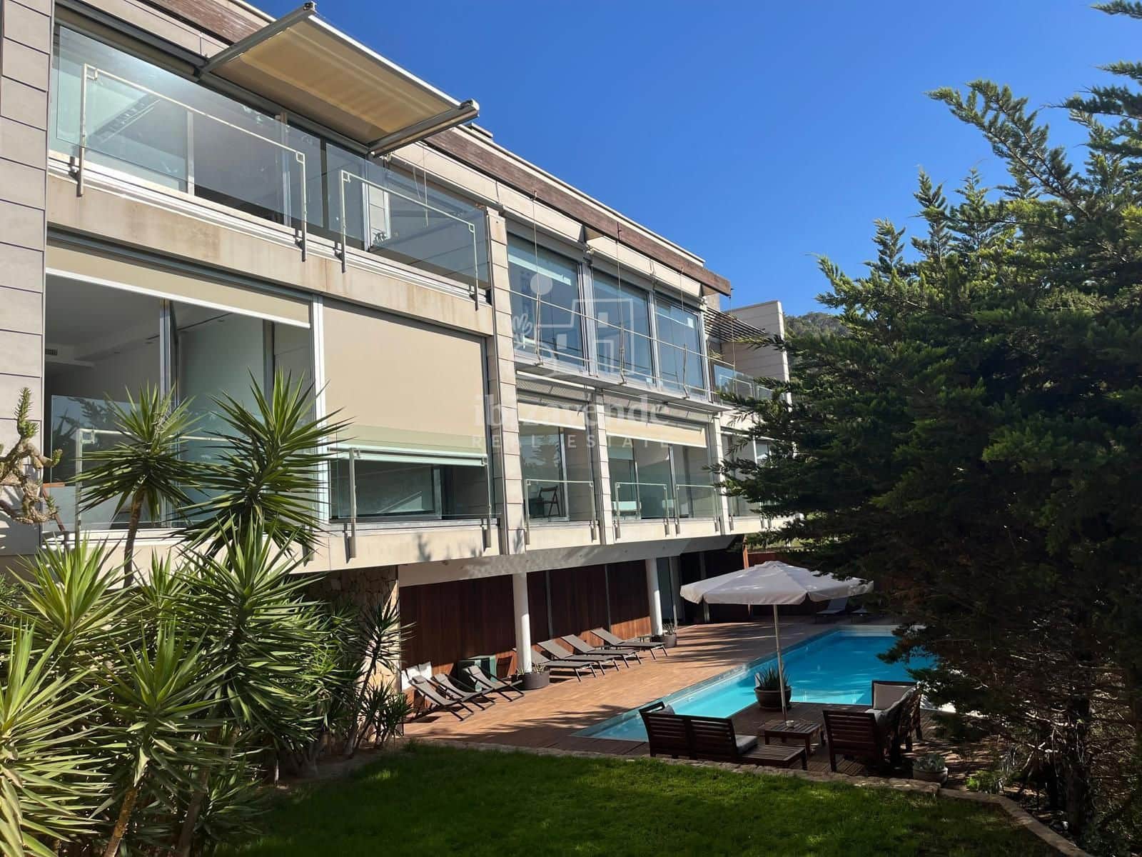 7 soveværelse Villa til leje i Cala Moli med swimmingpool garage - € 37.200 (Ref: 9041742)