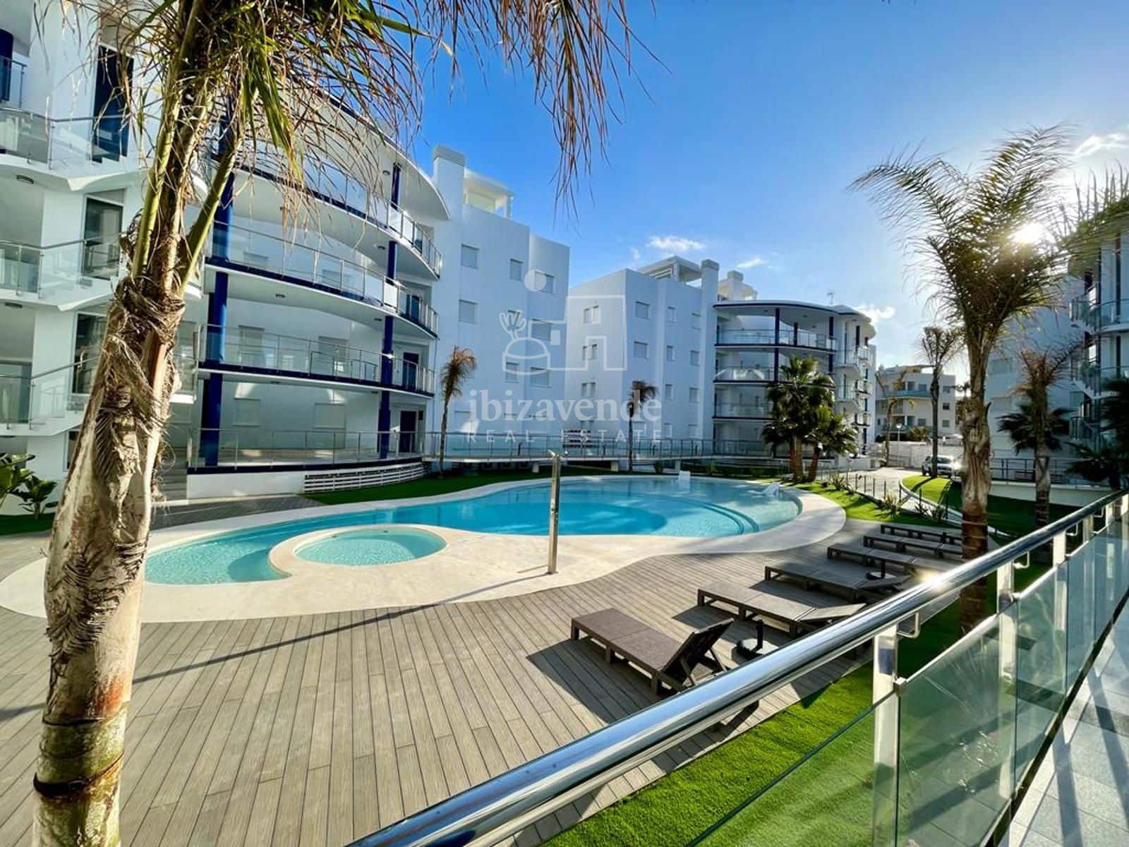 3 soveværelse Lejlighed til salg i Sant Antoni de Portmany med swimmingpool garage - € 675.000 (Ref: 9041746)