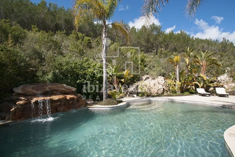 6 bedroom Villa for sale in Santa Eulalia / Santa Eularia with pool garage - € 12,000,000 (Ref: 9041753)