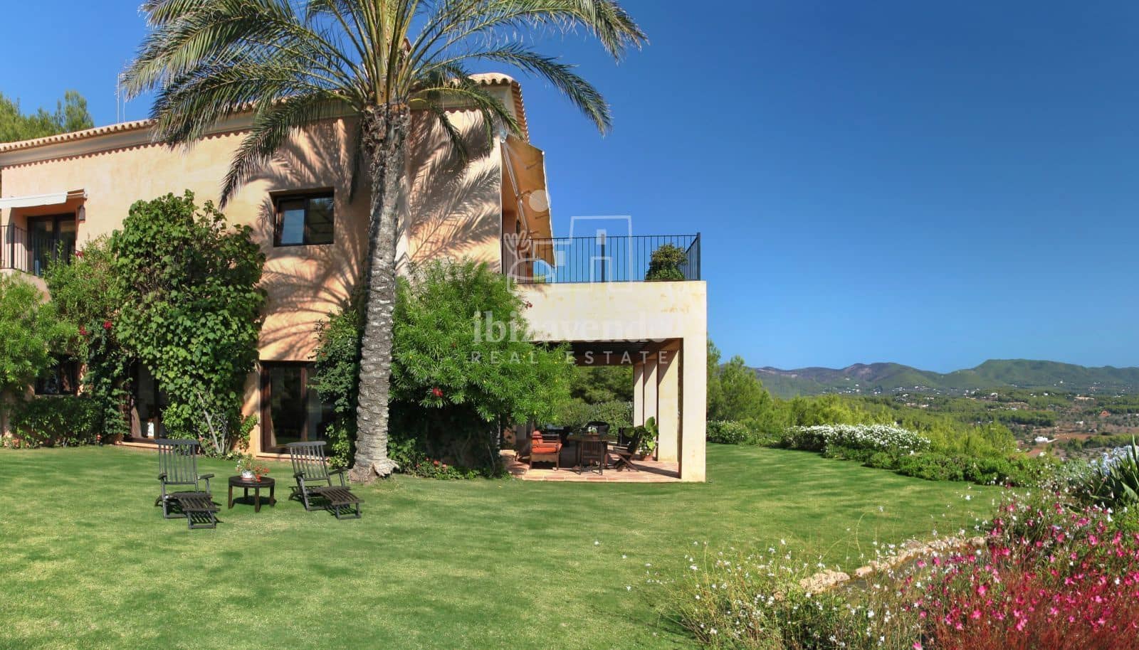 6 bedroom Villa for sale in Santa Eulalia / Santa Eularia with pool garage - € 12,000,000 (Ref: 9041753)