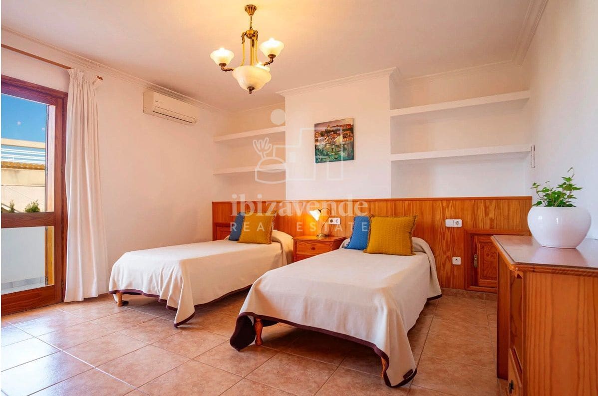 5 soveværelse Villa til leje i Sant Jordi de Ses Salines med swimmingpool garage - € 6.000 (Ref: 9041757)