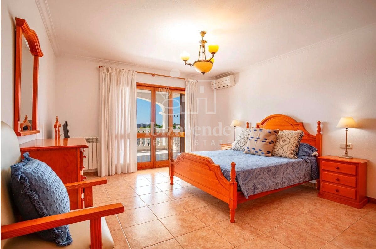 5 soveværelse Villa til leje i Sant Jordi de Ses Salines med swimmingpool garage - € 6.000 (Ref: 9041757)