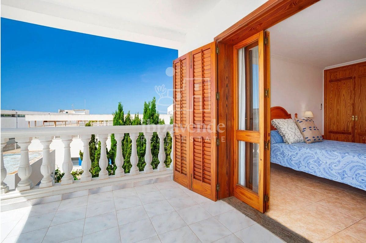 5 soveværelse Villa til leje i Sant Jordi de Ses Salines med swimmingpool garage - € 6.000 (Ref: 9041757)