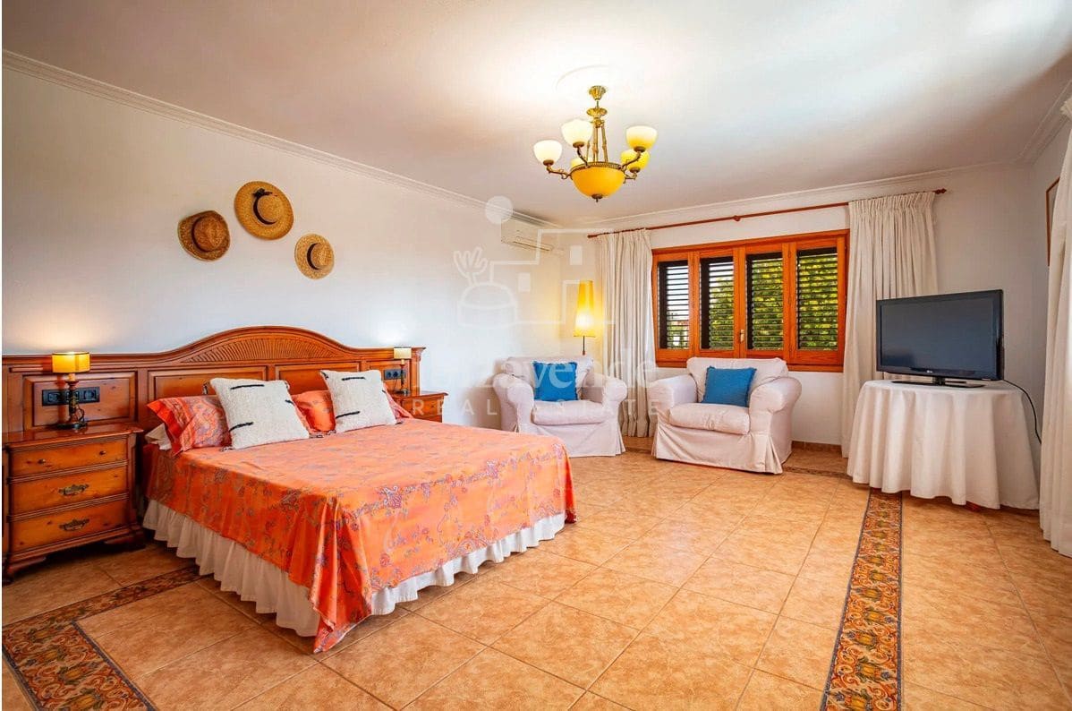 5 soveværelse Villa til leje i Sant Jordi de Ses Salines med swimmingpool garage - € 6.000 (Ref: 9041757)