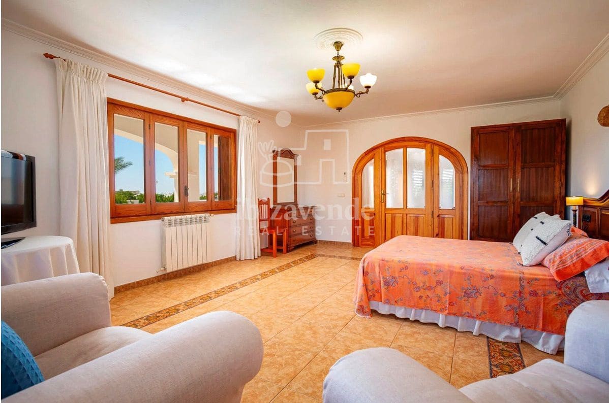 5 soveværelse Villa til leje i Sant Jordi de Ses Salines med swimmingpool garage - € 6.000 (Ref: 9041757)