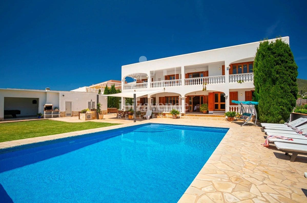 5 soveværelse Villa til leje i Sant Jordi de Ses Salines med swimmingpool garage - € 6.000 (Ref: 9041757)