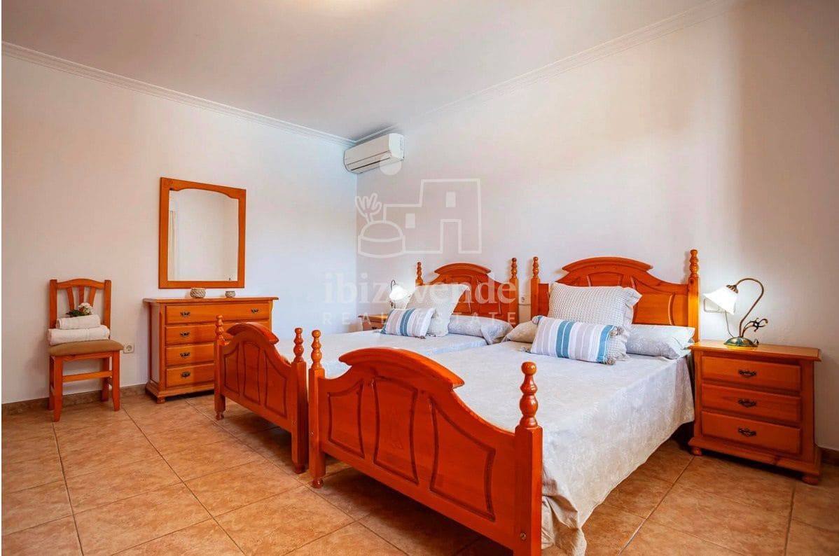 5 soveværelse Villa til leje i Sant Jordi de Ses Salines med swimmingpool garage - € 6.000 (Ref: 9041757)