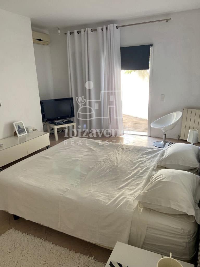 4 soveværelse Villa til salg i Cala Tarida med swimmingpool garage - € 1.950.000 (Ref: 9041768)