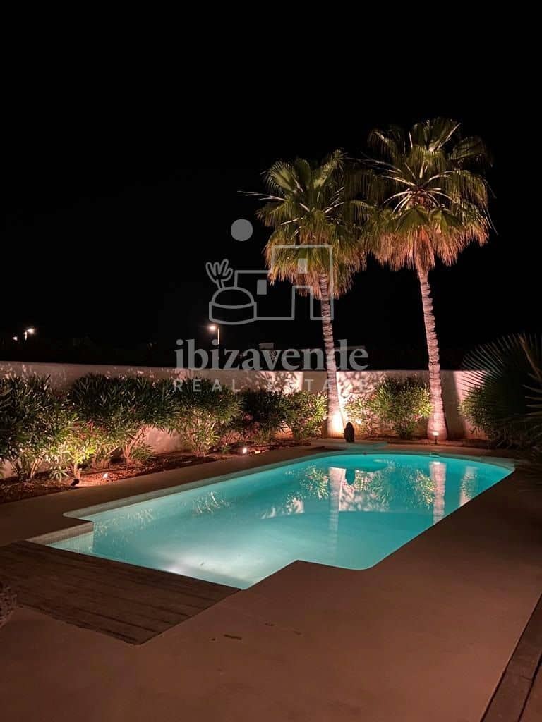 4 soveværelse Villa til salg i Cala Tarida med swimmingpool garage - € 1.950.000 (Ref: 9041768)
