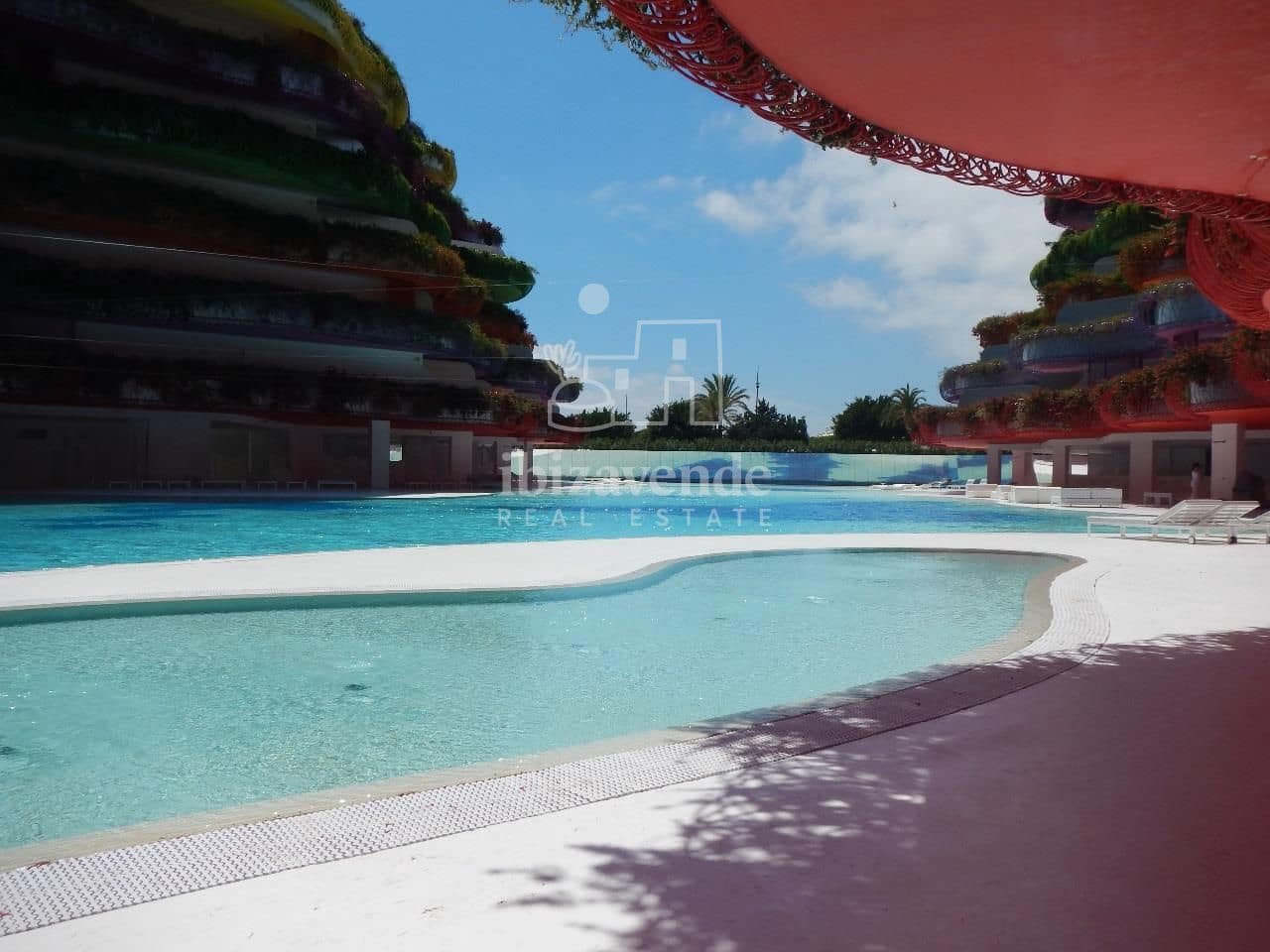 2 soverom Leilighet til salgs i Ibiza by med svømmebasseng garasje - € 1 200 000 (Ref: 9041770)