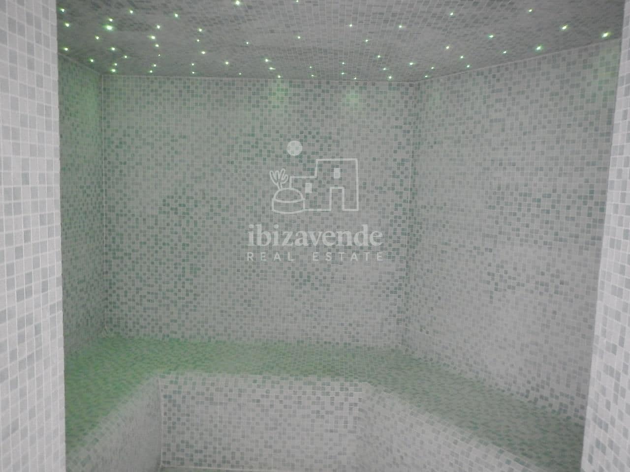 2 soverom Leilighet til salgs i Ibiza by med svømmebasseng garasje - € 1 200 000 (Ref: 9041770)