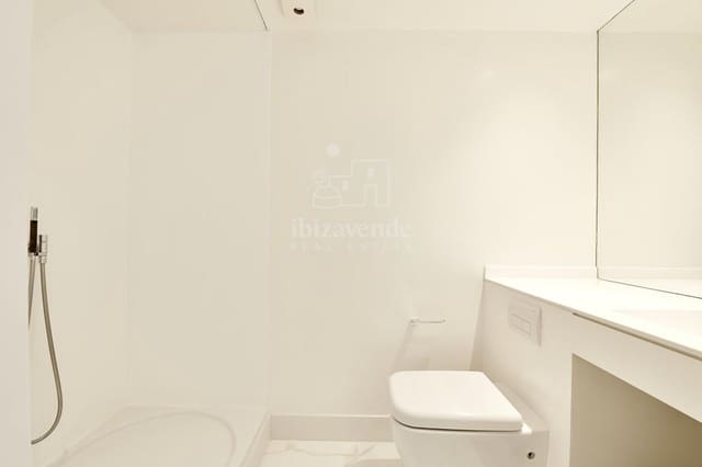 2 soverom Leilighet til salgs i Ibiza by med svømmebasseng garasje - € 1 200 000 (Ref: 9041770)