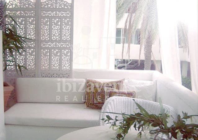 Appartement de 2 chambres à louer à Ibiza ville avec piscine garage - 2 500 € (Ref: 9041779)