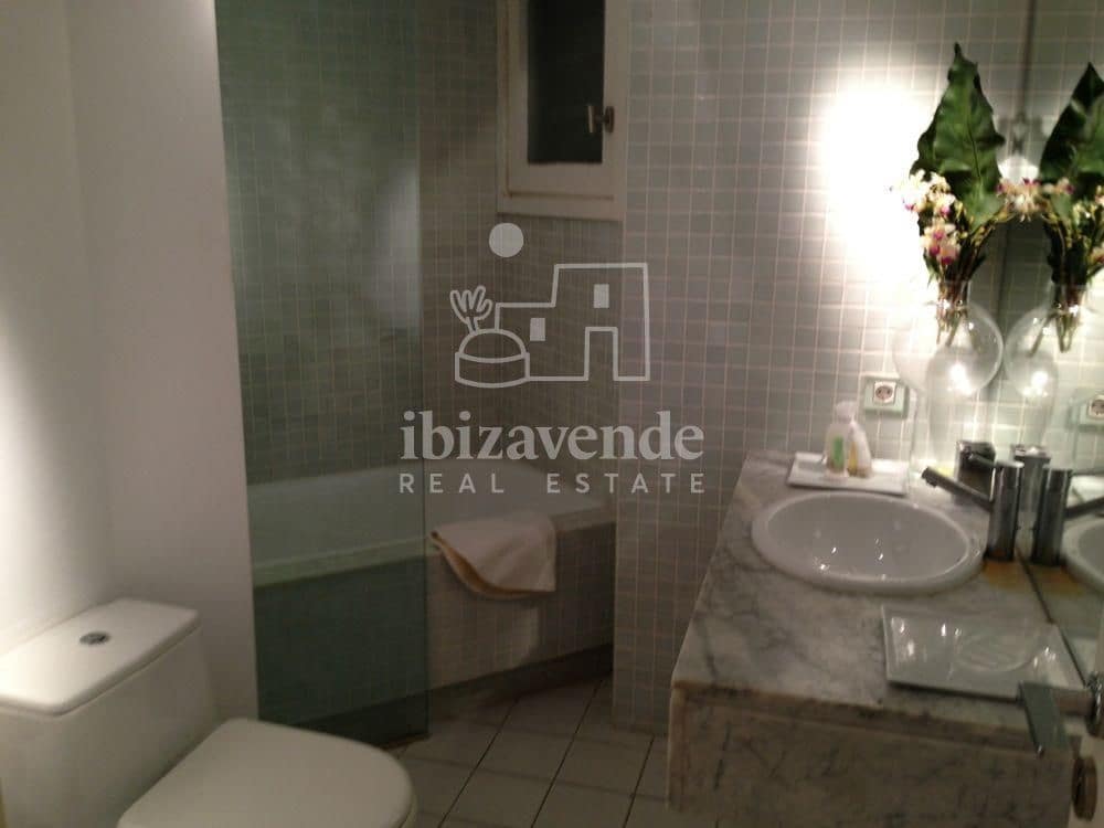 Appartement de 2 chambres à louer à Ibiza ville avec piscine garage - 2 500 € (Ref: 9041779)