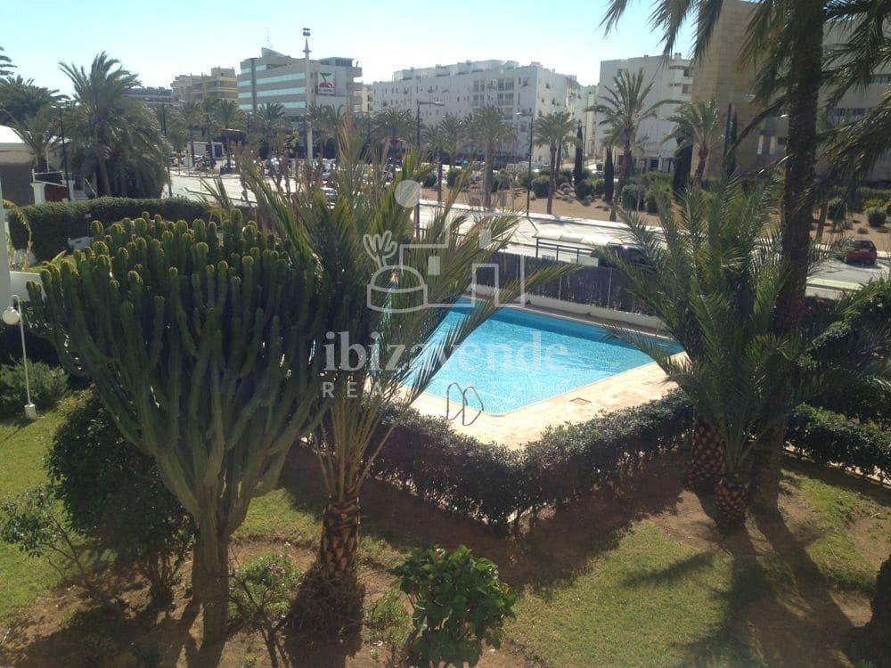 Appartement de 2 chambres à louer à Ibiza ville avec piscine garage - 2 500 € (Ref: 9041779)