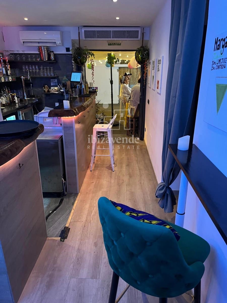 Kommersiell til leie i Ibiza by - € 1 700 (Ref: 9041780)