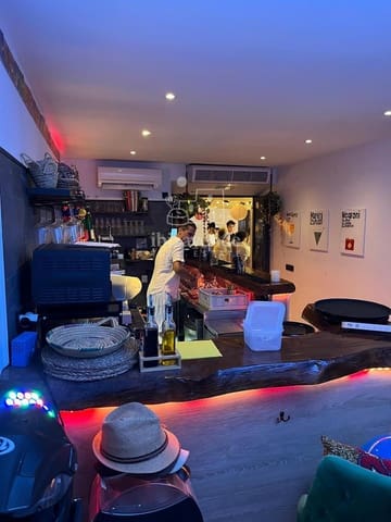 Kommersiell til leie i Ibiza by - € 1 700 (Ref: 9041780)