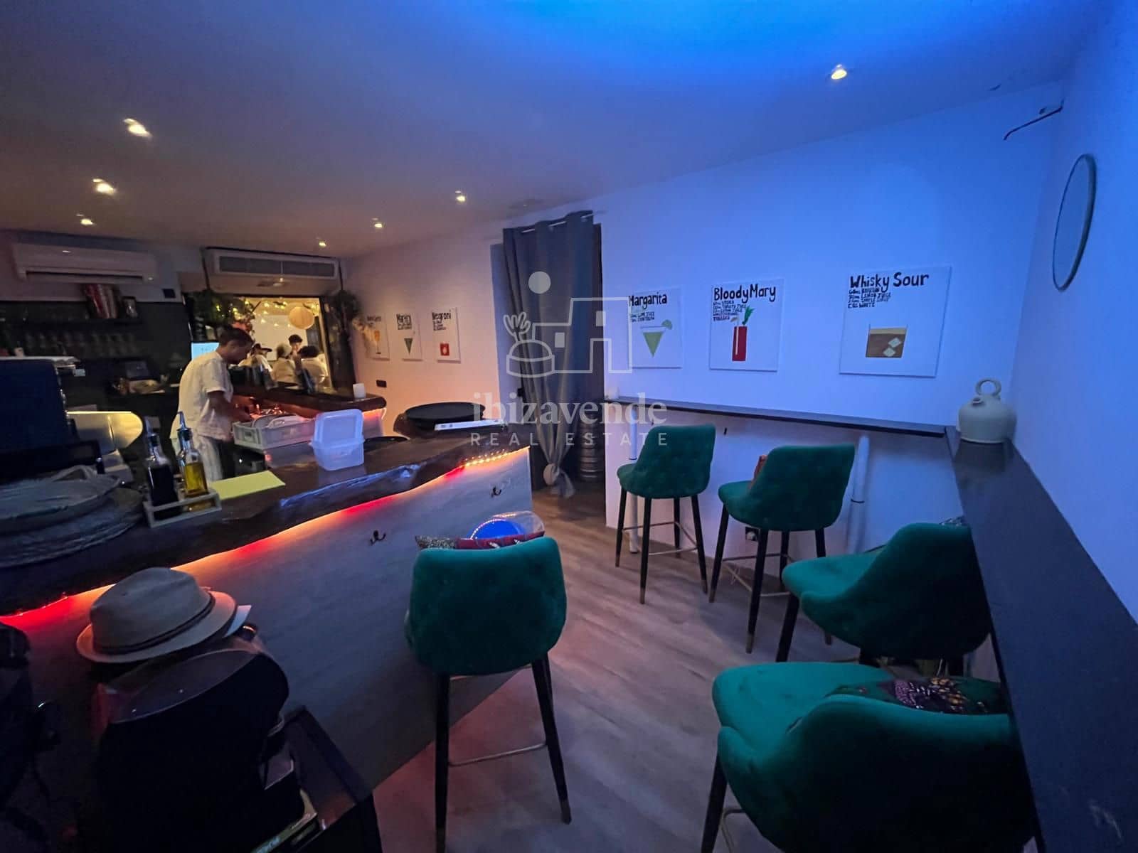 Kommersiell til leie i Ibiza by - € 1 700 (Ref: 9041780)