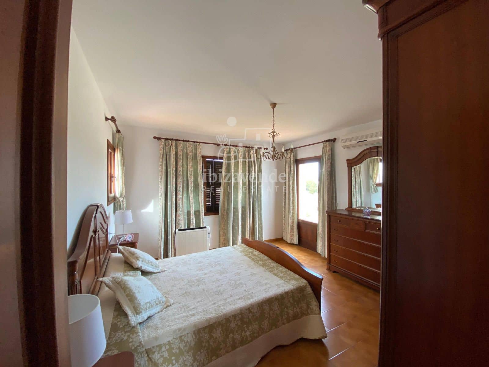 4 soveværelse Villa til salg i Sant Agusti des Vedra med garage - € 2.300.000 (Ref: 9041782)