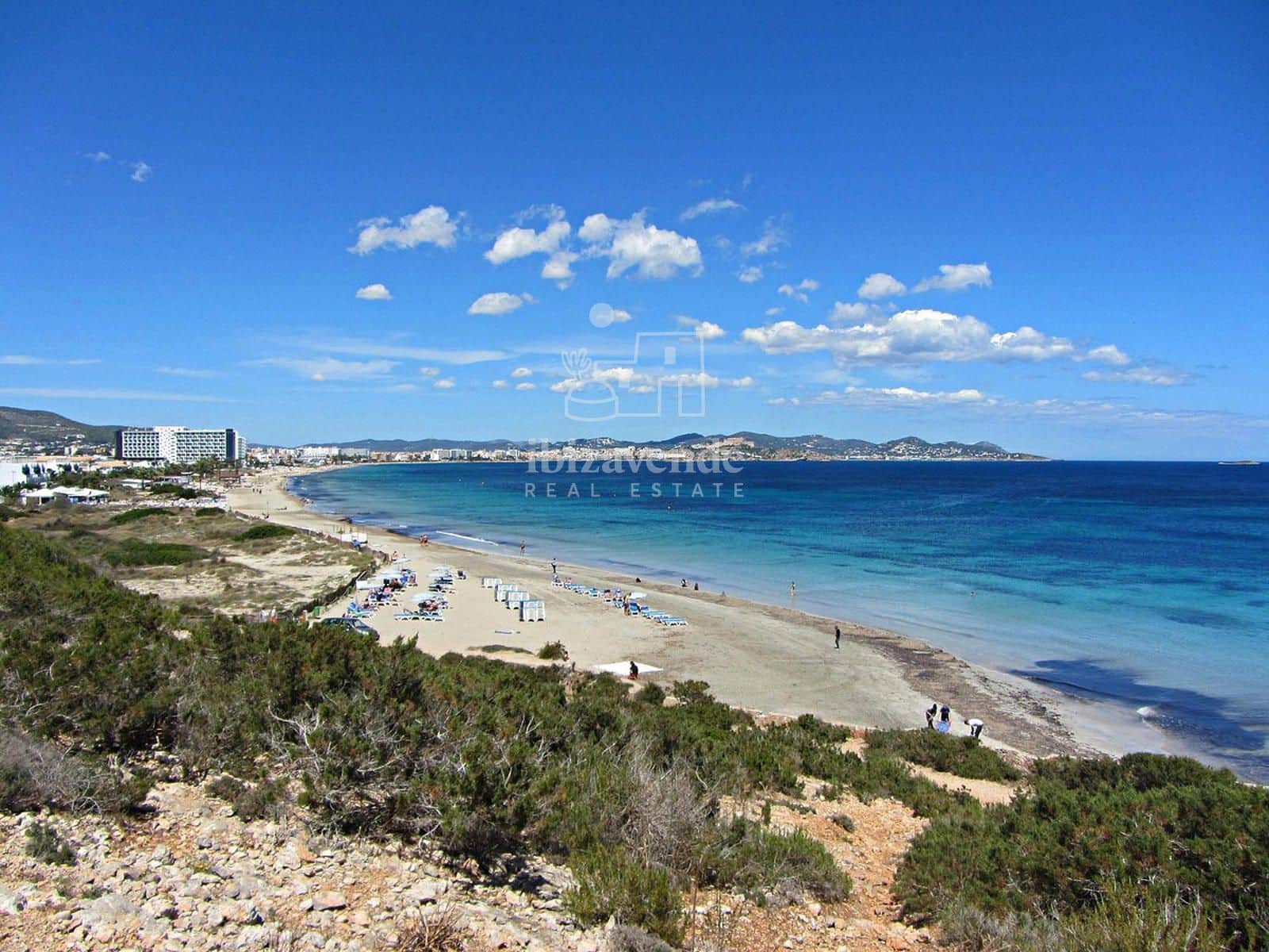 4 soverom Villa til salgs i Ibiza by med svømmebasseng garasje - € 9 750 000 (Ref: 9041787)