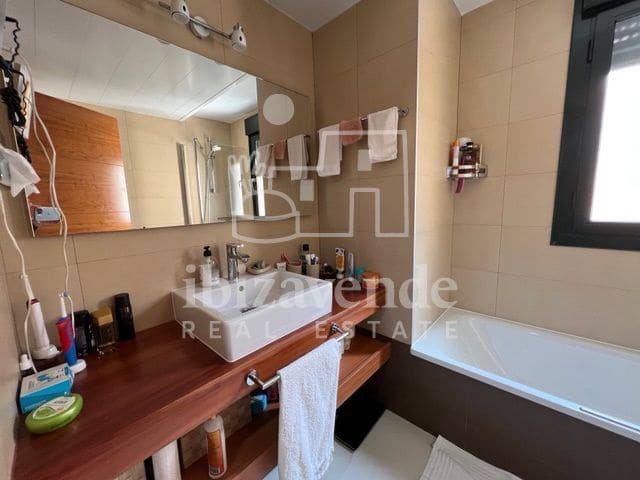 3 soverom Villa til salgs i Cala Tarida med svømmebasseng garasje - € 795 000 (Ref: 9041792)