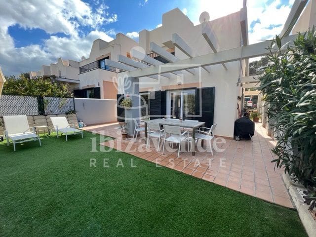 3 soverom Villa til salgs i Cala Tarida, San Jose / Sant Josep de Sa Talaia med svømmebasseng garasje - € 795 000 (Ref: 9041792)